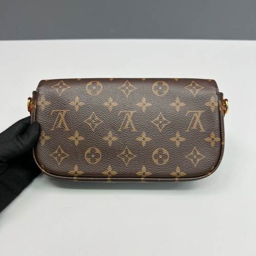 Louis Vuitton Ivy Wallet On Chain Monogram Brown Louis Vuitton Ivy Wallet On Chain Monogram Brown