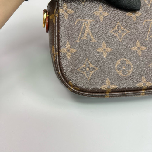 Louis Vuitton Ivy Wallet On Chain Monogram Brown Louis Vuitton Ivy Wallet On Chain Monogram Brown