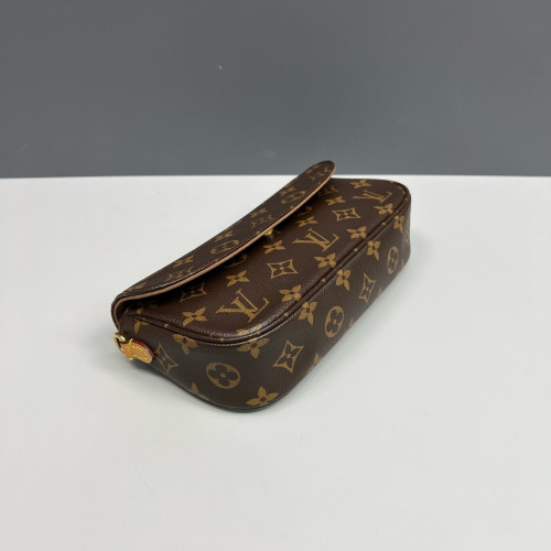 Louis Vuitton Ivy Wallet On Chain Monogram Brown Louis Vuitton Ivy Wallet On Chain Monogram Brown