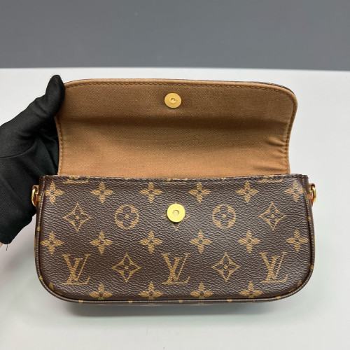 Louis Vuitton Ivy Wallet On Chain Monogram Brown Louis Vuitton Ivy Wallet On Chain Monogram Brown