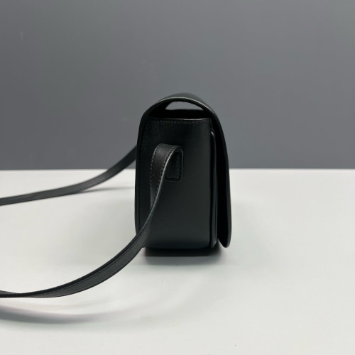 Celine Triomphe Standard Chain Besace Clea Smooth Calfskin Black