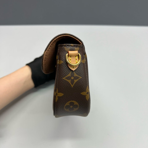 Louis Vuitton Ivy Wallet On Chain Monogram Brown Louis Vuitton Ivy Wallet On Chain Monogram Brown