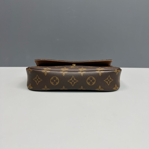 Louis Vuitton Ivy Wallet On Chain Monogram Brown Louis Vuitton Ivy Wallet On Chain Monogram Brown