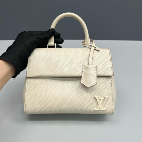 Louis Vuitton Cluny Mini Epi White