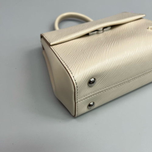 Louis Vuitton Cluny Mini Epi White