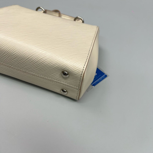 Louis Vuitton Cluny Mini Epi White