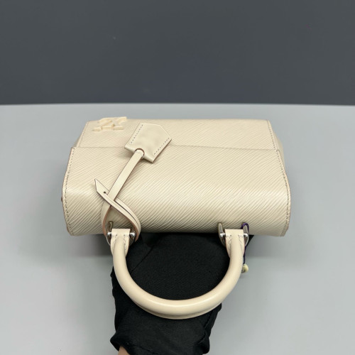 Louis Vuitton Cluny Mini Epi White