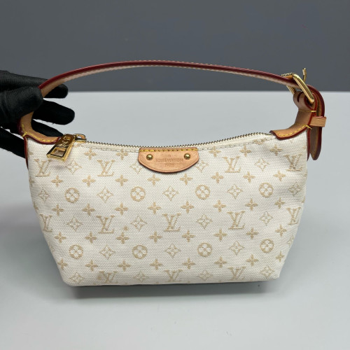 Louis Vuitton Hills Pochette Monogram White Beige Louis Vuitton Hills Pochette Monogram White Beige