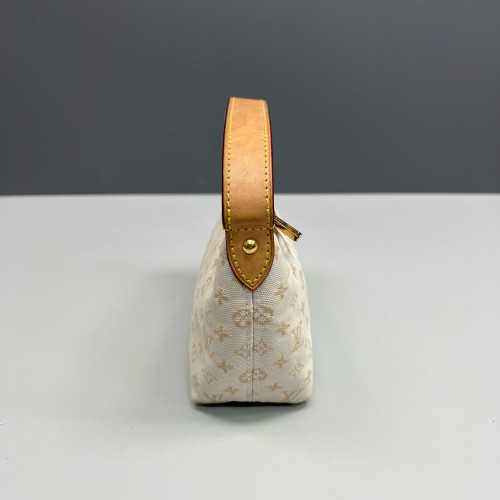 Louis Vuitton Hills Pochette Monogram White Beige Louis Vuitton Hills Pochette Monogram White Beige