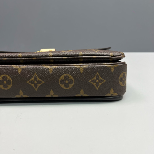 Louis Vuitton Pochette Metis Monogram Brown
