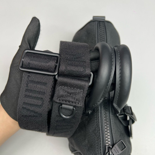 Louis Vuitton Keepall Bandouliere 25 Monogram Empreinte Black