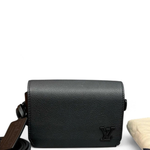 Louis Vuitton Fastline Wearable Wallet Calfskin Black