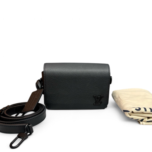 Louis Vuitton Fastline Wearable Wallet Calfskin Black