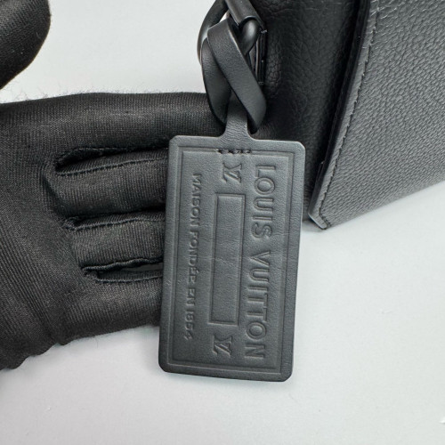 Louis Vuitton Fastline Wearable Wallet Calfskin Black