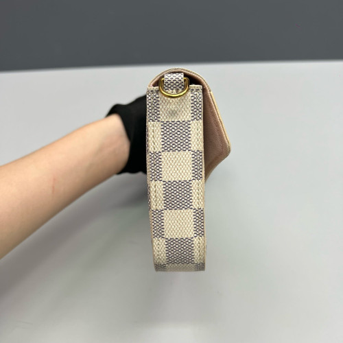 Louis Vuitton Pochette Felicie Chain Wallet Damier Azur White Louis Vuitton Pochette Felicie Chain Wallet Damier Azur White