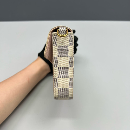 Louis Vuitton Pochette Felicie Chain Wallet Damier Azur White Louis Vuitton Pochette Felicie Chain Wallet Damier Azur White