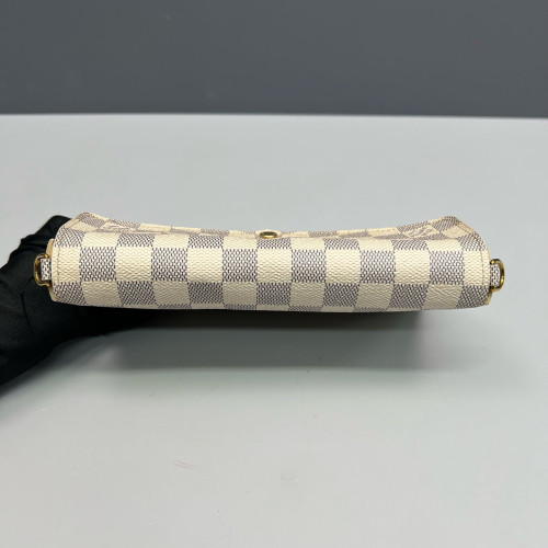 Louis Vuitton Pochette Felicie Chain Wallet Damier Azur White Louis Vuitton Pochette Felicie Chain Wallet Damier Azur White