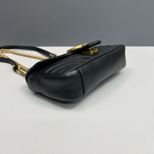 Gucci Chevron Mini GG Marmont Calfskin Black Gucci Chevron Mini GG Marmont Calfskin Black