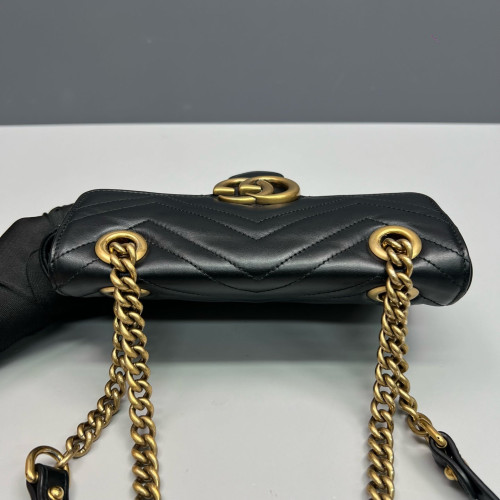 Gucci Chevron Mini GG Marmont Calfskin Black Gucci Chevron Mini GG Marmont Calfskin Black