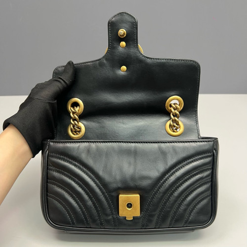 Gucci Chevron Mini GG Marmont Calfskin Black Gucci Chevron Mini GG Marmont Calfskin Black