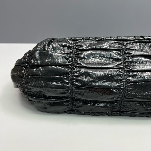 Prada Shoulder Bag Pull Up Leather Black
