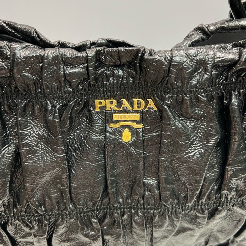 Prada Shoulder Bag Pull Up Leather Black
