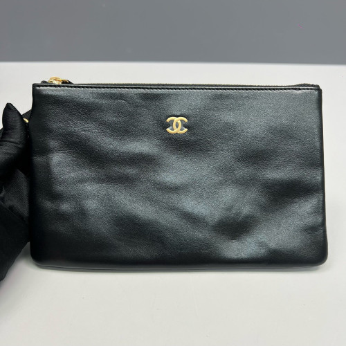 Chanel Quilted Medium 22 Bag Calfskin Black