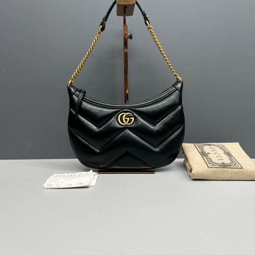 Gucci Matelasse Shoulder Bag Calfskin Black