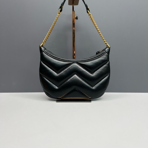 Gucci Matelasse Shoulder Bag Calfskin Black