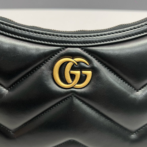 Gucci Matelasse Shoulder Bag Calfskin Black