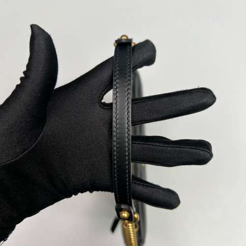 Gucci Matelasse Shoulder Bag Calfskin Black