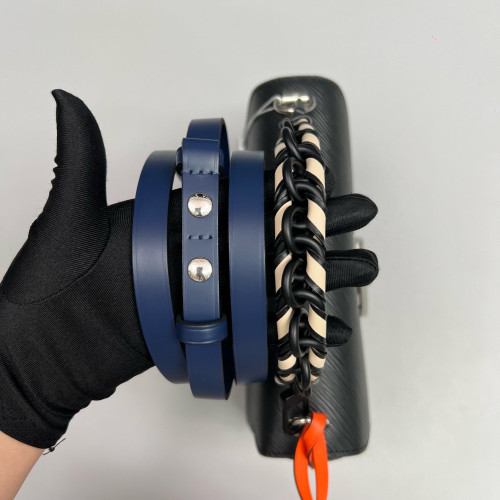 Louis Vuitton Twist MM Epi Black Blue Red
