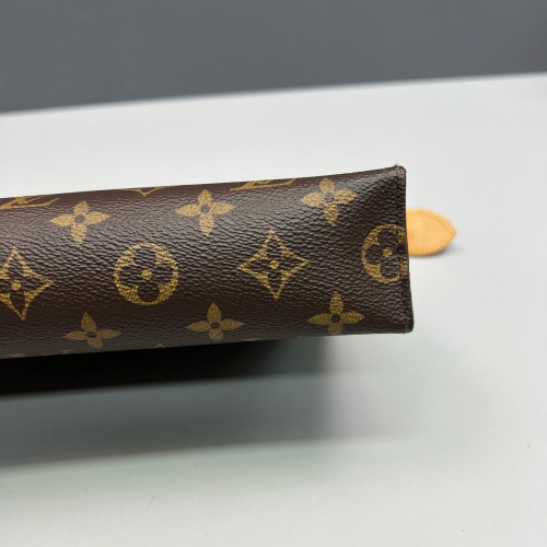 Louis Vuitton Toiletry Pouch 26 Monogram Brown