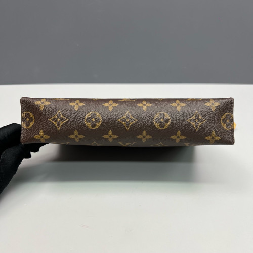 Louis Vuitton Toiletry Pouch 26 Monogram Brown