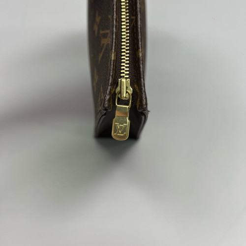 Louis Vuitton Toiletry Pouch 26 Monogram Brown