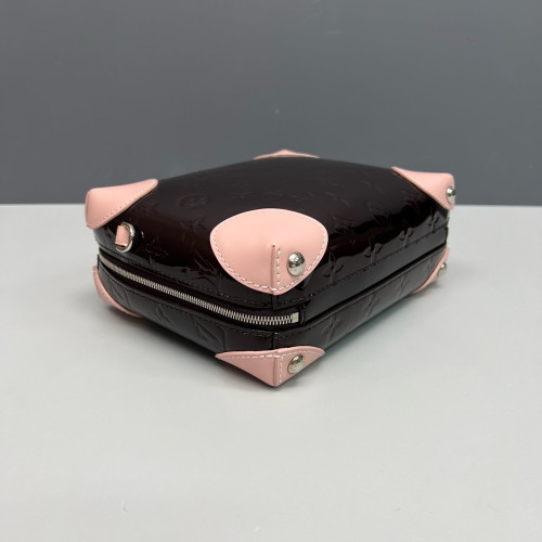 Louis Vuitton Camera Case Vernis Pink Amarante