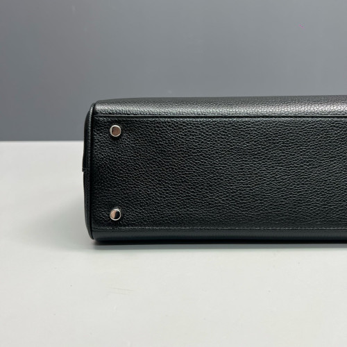 Gucci Small Zumi Top Handle Bag Grained Calfskin Black