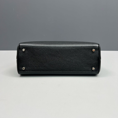 Gucci Small Zumi Top Handle Bag Grained Calfskin Black