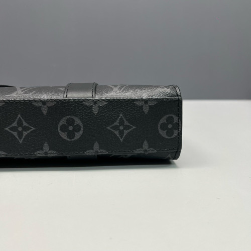 Louis Vuitton Sac Plat Messenger Monogram Eclipse Black