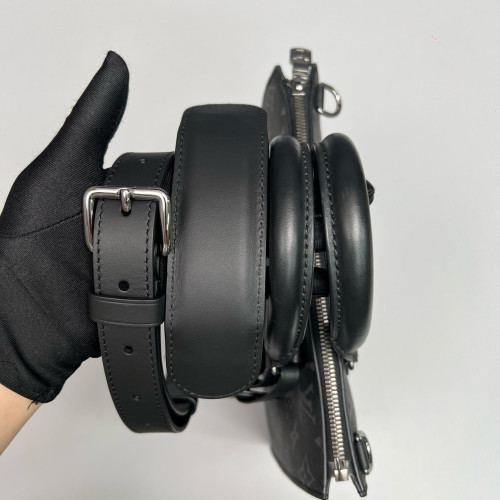 Louis Vuitton Sac Plat Messenger Monogram Eclipse Black