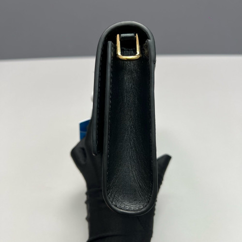 Louis Vuitton Capucines Wallet On Chain Calfskin Black