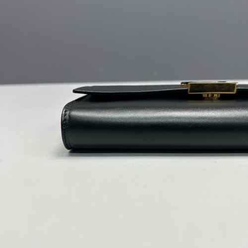 Louis Vuitton Capucines Wallet On Chain Calfskin Black