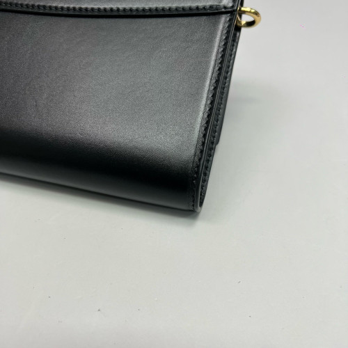 Louis Vuitton Capucines Wallet On Chain Calfskin Black