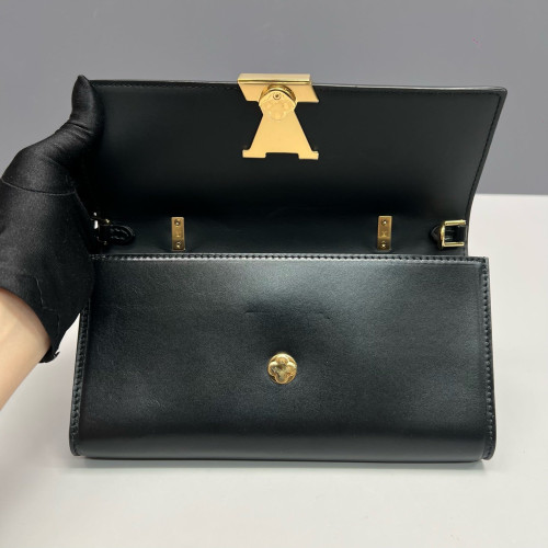 Louis Vuitton Capucines Wallet On Chain Calfskin Black
