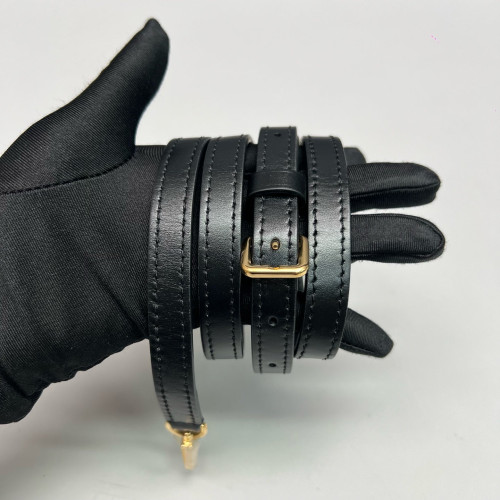 Louis Vuitton Capucines Wallet On Chain Calfskin Black