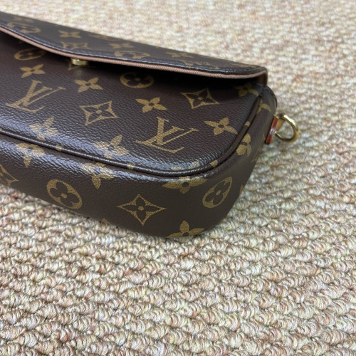 Louis Vuitton Ivy Wallet On Chain Monogram Brown