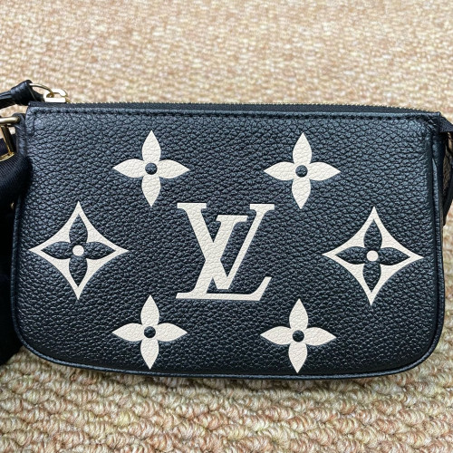 Louis Vuitton Pochette Mini Accessories Monogram Empreinte Giant Black Louis Vuitton Pochette Mini Accessories Monogram Empreinte Giant Black