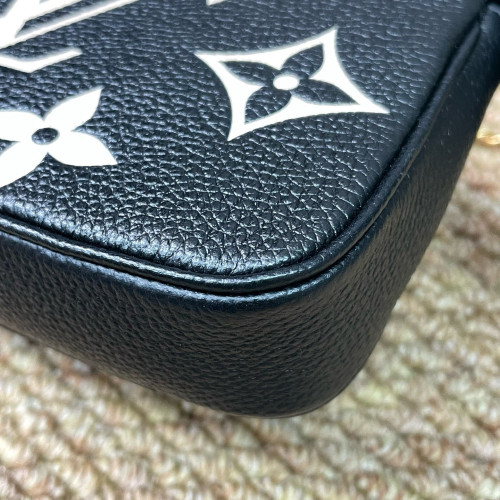 Louis Vuitton Pochette Mini Accessories Monogram Empreinte Giant Black Louis Vuitton Pochette Mini Accessories Monogram Empreinte Giant Black