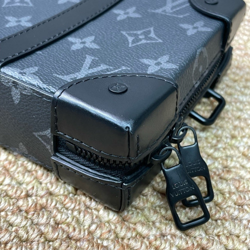 Louis Vuitton Soft Trunk Wallet Monogram Eclipse Black Louis Vuitton Soft Trunk Wallet Monogram Eclipse Black