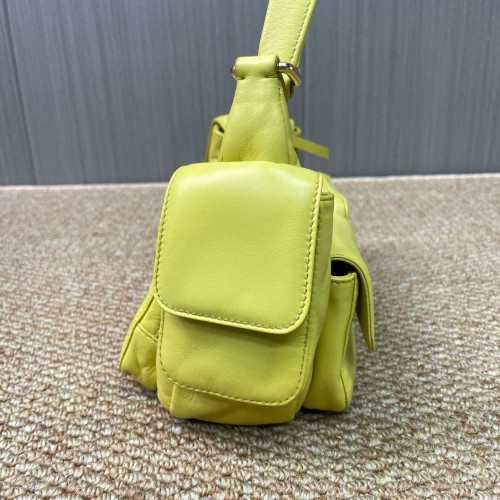 Miu Miu Pocket Bag Cuir Calfskin Yellow